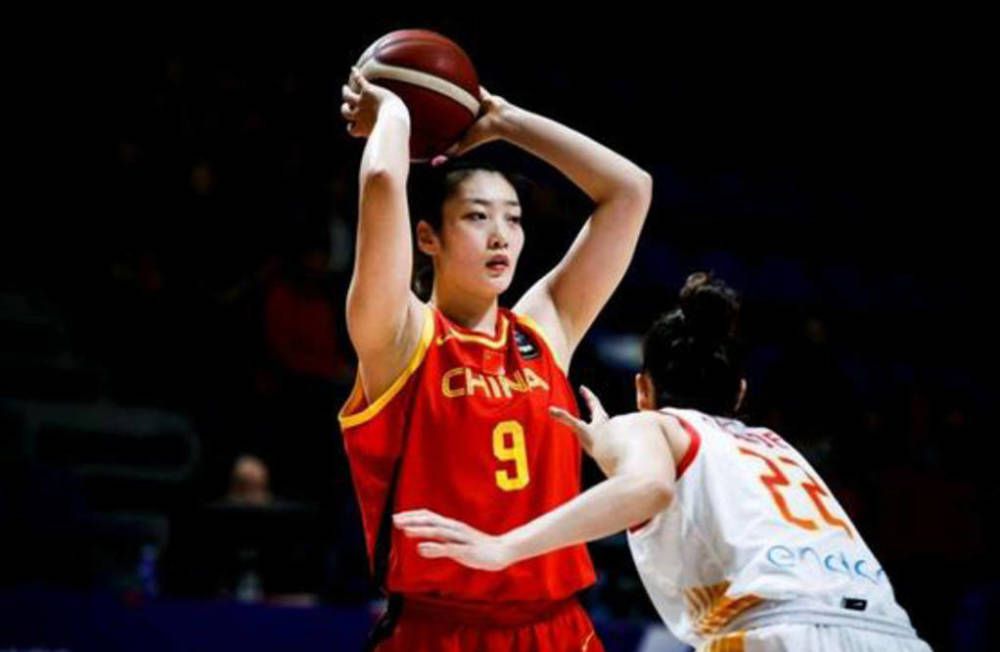 美女伊人